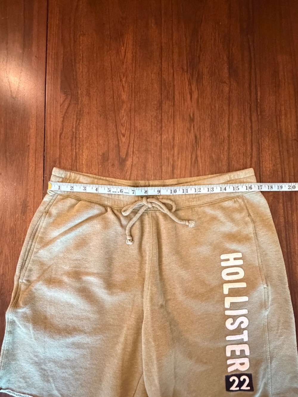 Hollister Men's Terry Fleece Comfy Sweat Shorts, Graphic, Army Green Size Medium - Picture 9 of 9